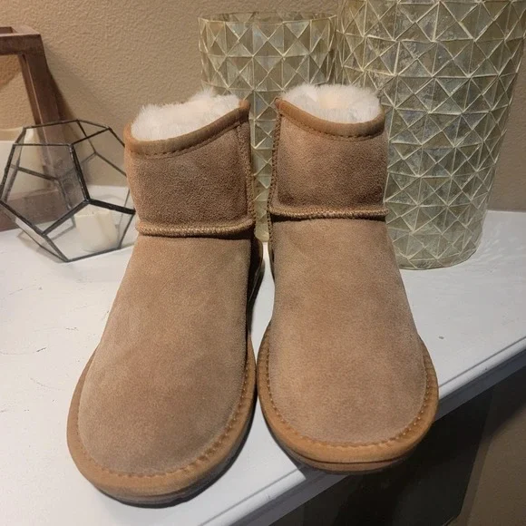 靴 UGG Premium Mini Classic Boots Chestnut New in Box Authentic UGG Classic Mini II Women's Fashion